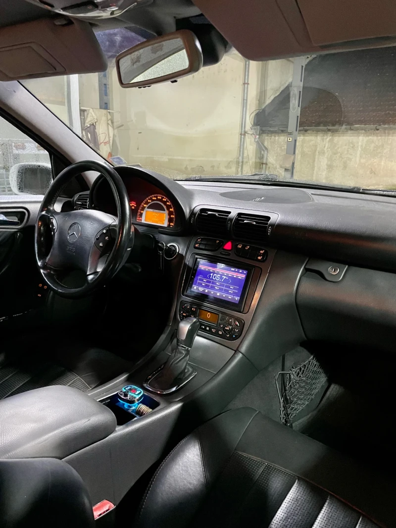 Mercedes-Benz C 32 AMG Газ, снимка 11 - Автомобили и джипове - 52297329
