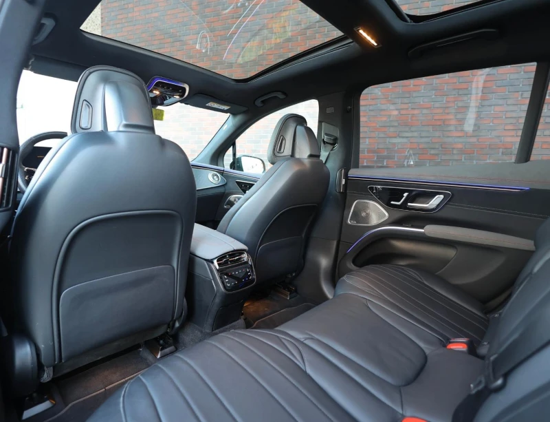 Mercedes-Benz EQS 450 4-MATIC SUV AMG PANORAMA BURMESTER NIGHT, снимка 13 - Автомобили и джипове - 52381897