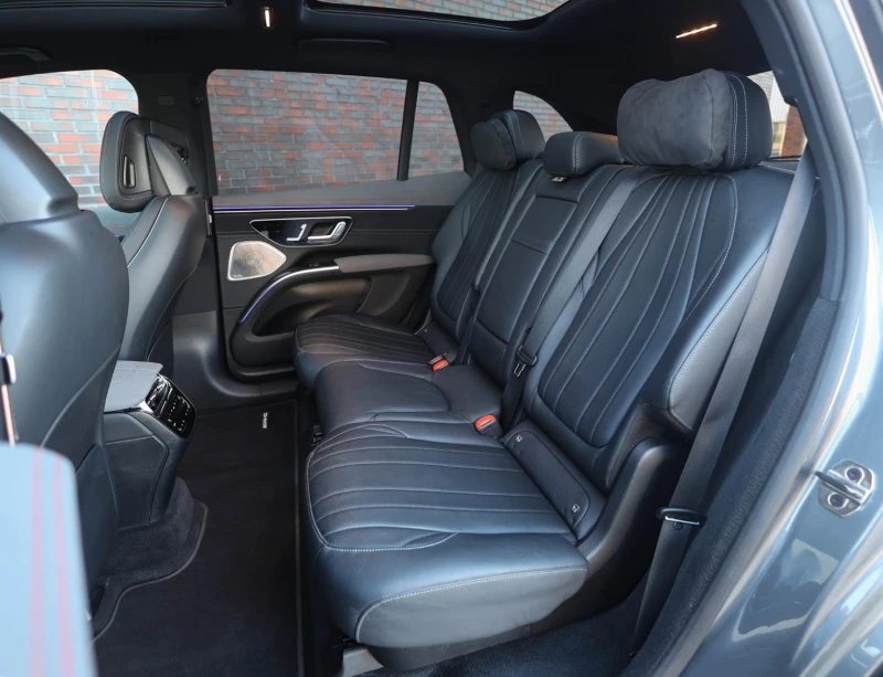 Mercedes-Benz EQS 450 4-MATIC SUV AMG PANORAMA BURMESTER NIGHT, снимка 12 - Автомобили и джипове - 52381897