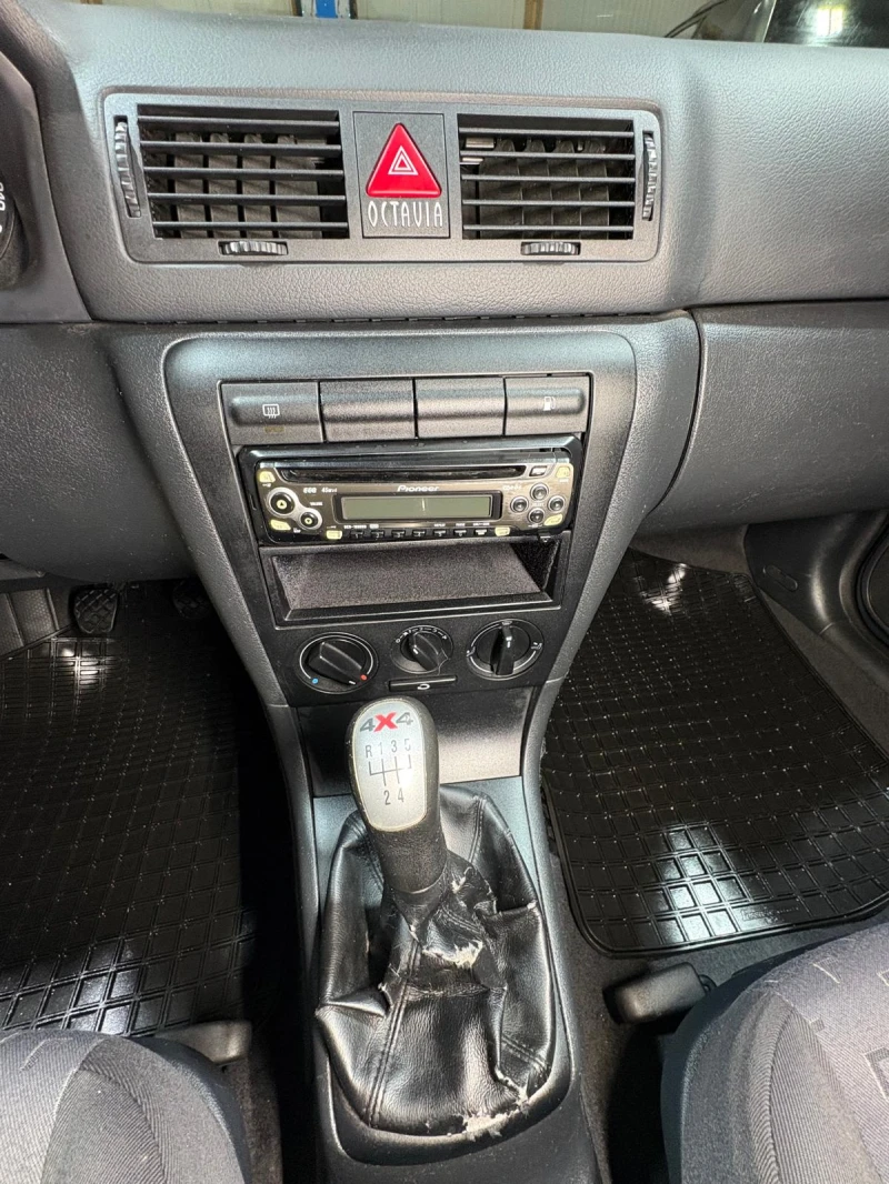 Skoda Octavia 2.0i 115к.с * 4х4* 162000км., снимка 10 - Автомобили и джипове - 53201146