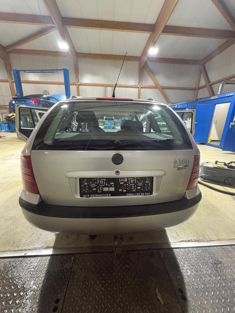 Skoda Octavia 2.0i 115к.с * 4х4* 162000км., снимка 2 - Автомобили и джипове - 53201146