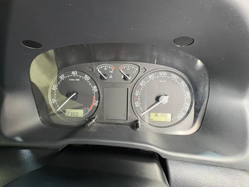 Skoda Octavia 2.0i 115к.с * 4х4* 162000км., снимка 8 - Автомобили и джипове - 53201146