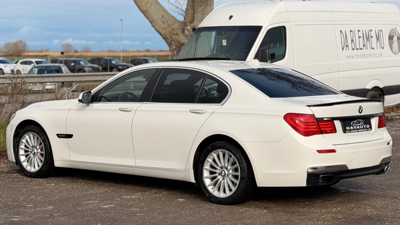 BMW 730 d= M-pack= Distronic= HUD= Keyless= Soft Close= , снимка 7 - Автомобили и джипове - 53267689
