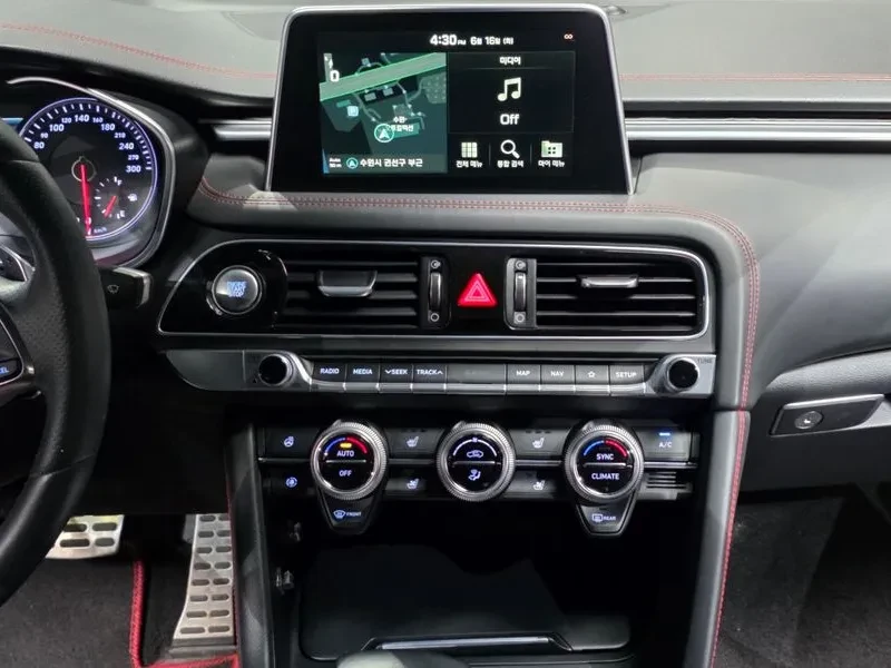 Genesis G70 3.3T Sports Elite, снимка 14 - Автомобили и джипове - 55263950