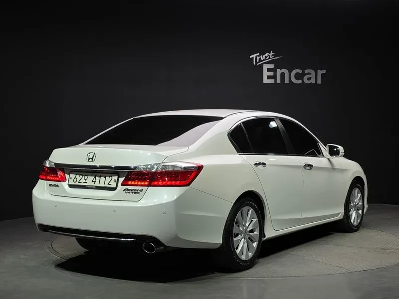 Honda Accord 2.4 - САМО 30% АВАНС, снимка 4 - Автомобили и джипове - 56219958