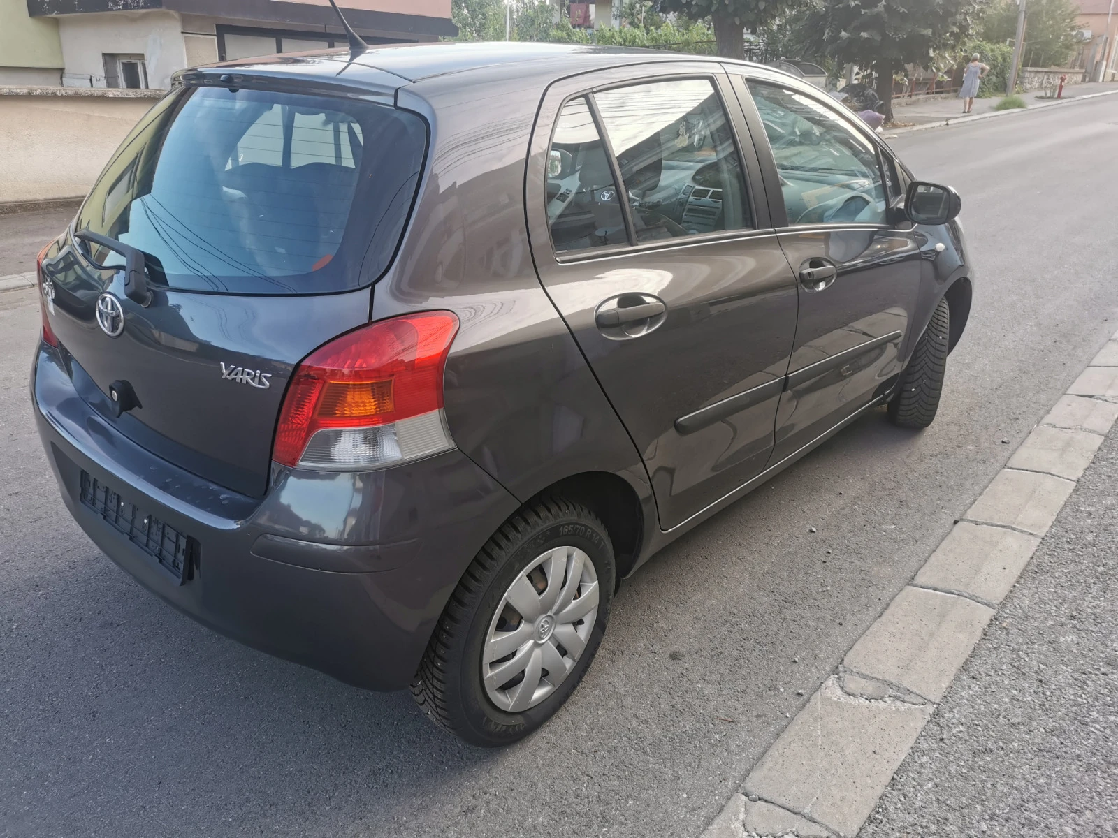 Toyota Yaris 1.0 benzin, feislift - изображение 4