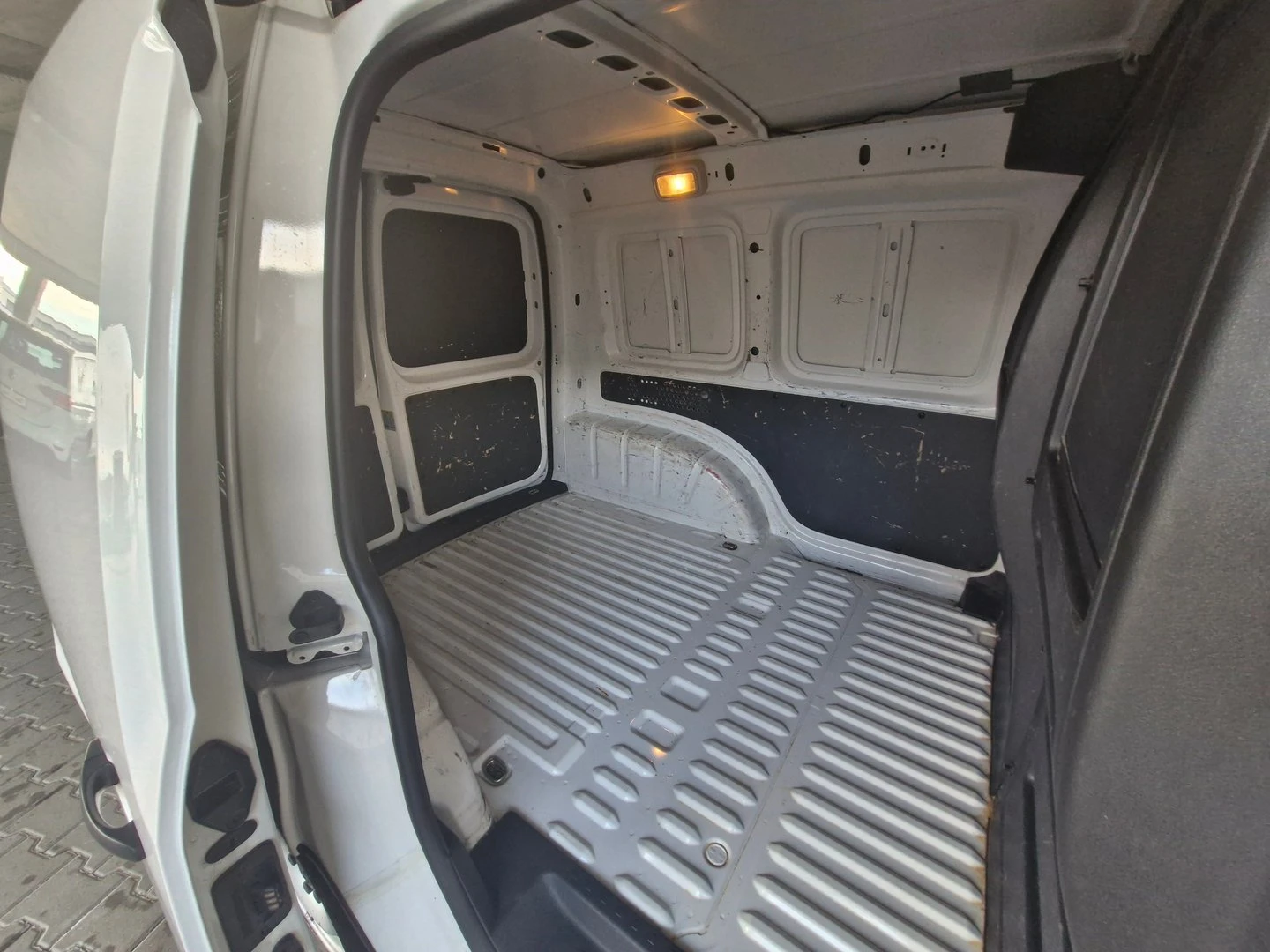 VW Caddy Kasten TDI BMT - изображение 8