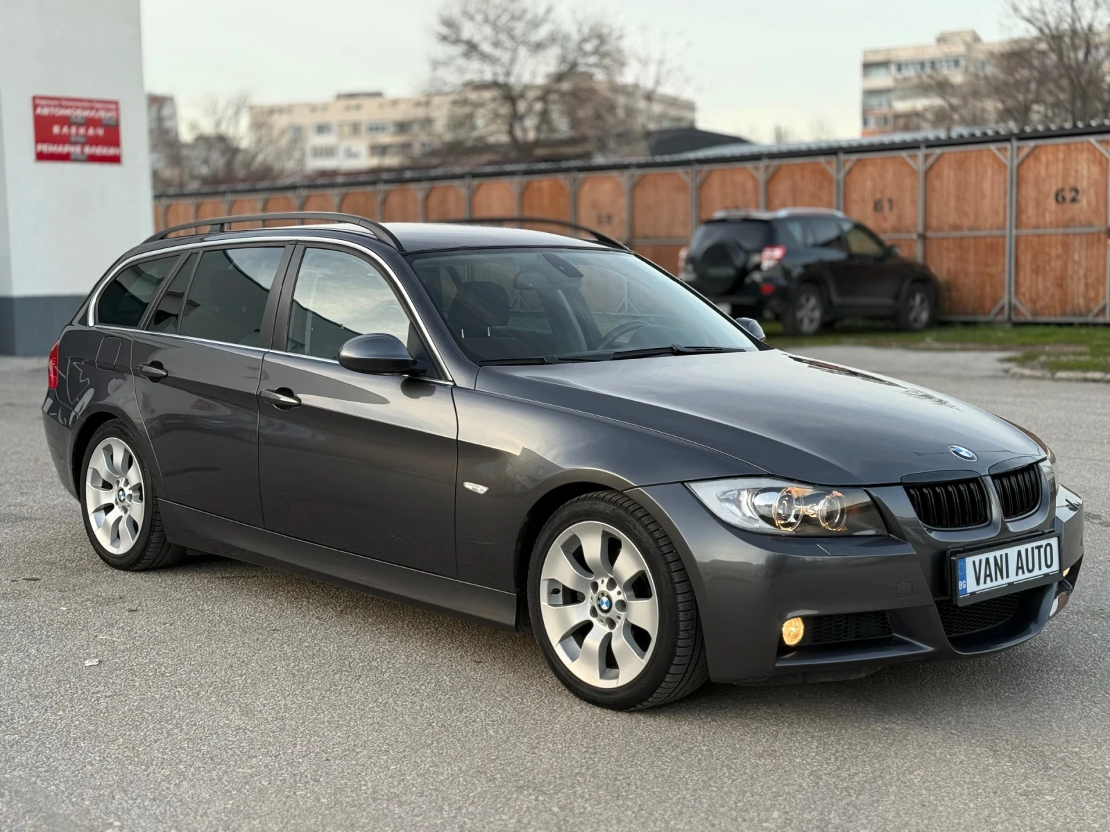 BMW 325 2.5i Автоматик - изображение 2