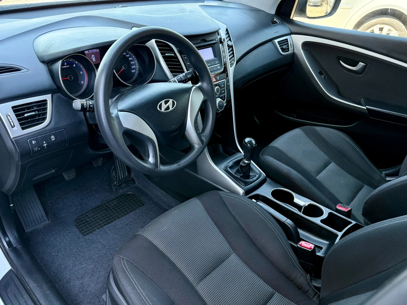 Hyundai I30 1.6CRDI-FACE-2016�-����� �������� ������� | Mobile.bg � ����������� 10