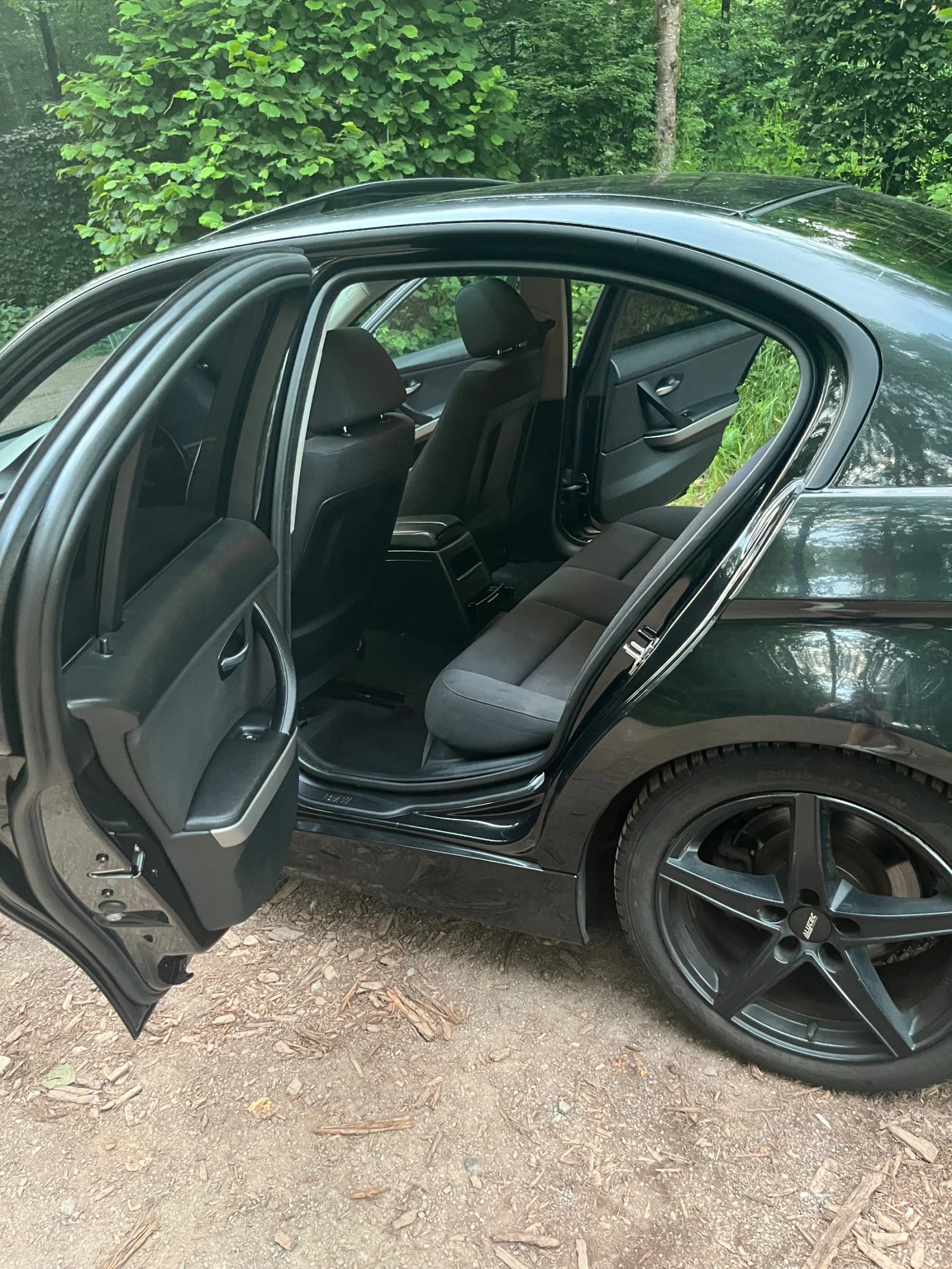 BMW 320 2.0i, снимка 8 - Автомобили и джипове - 54735361