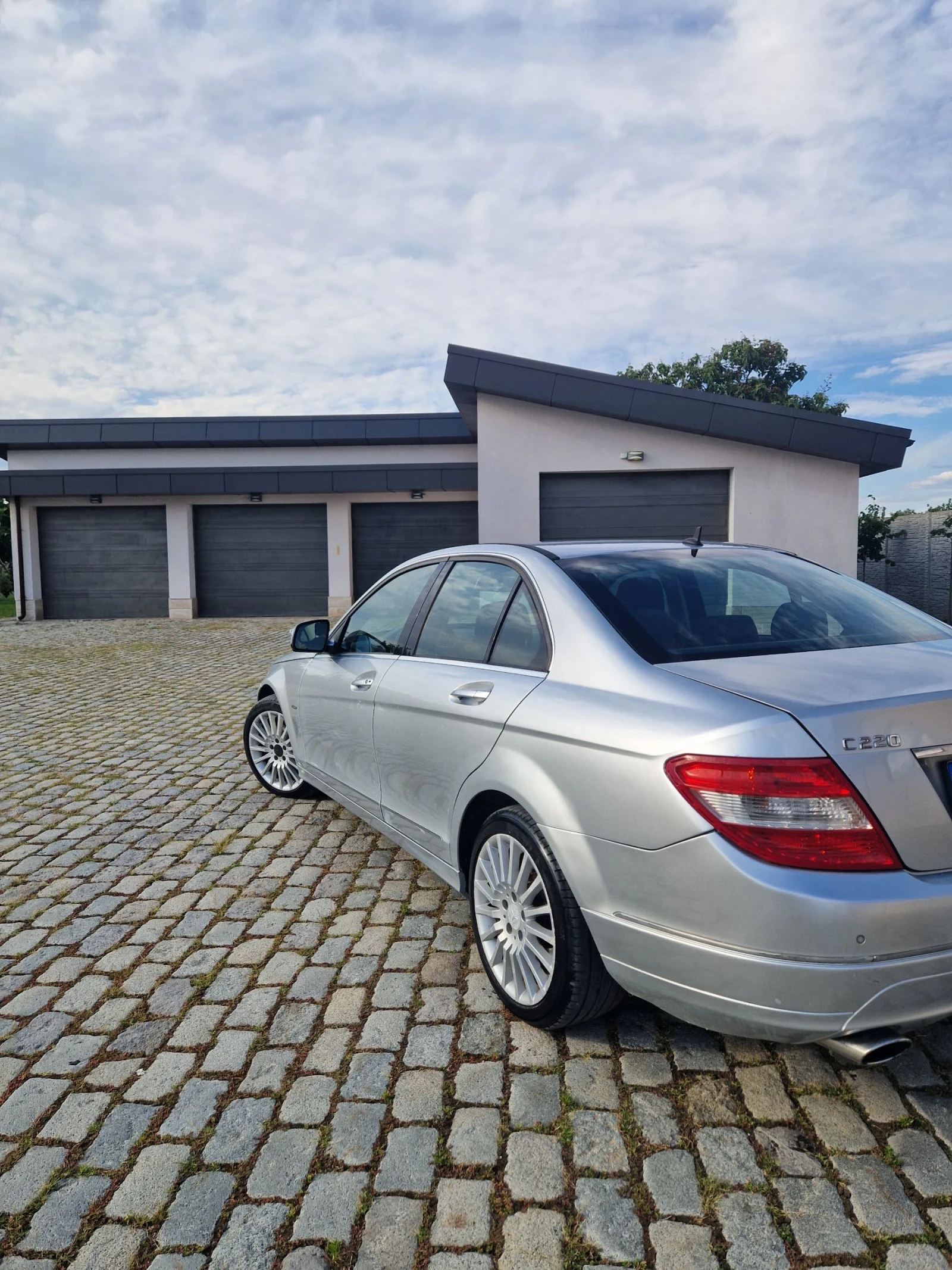 Mercedes-Benz C 220, снимка 6 - Автомобили и джипове - 55243603