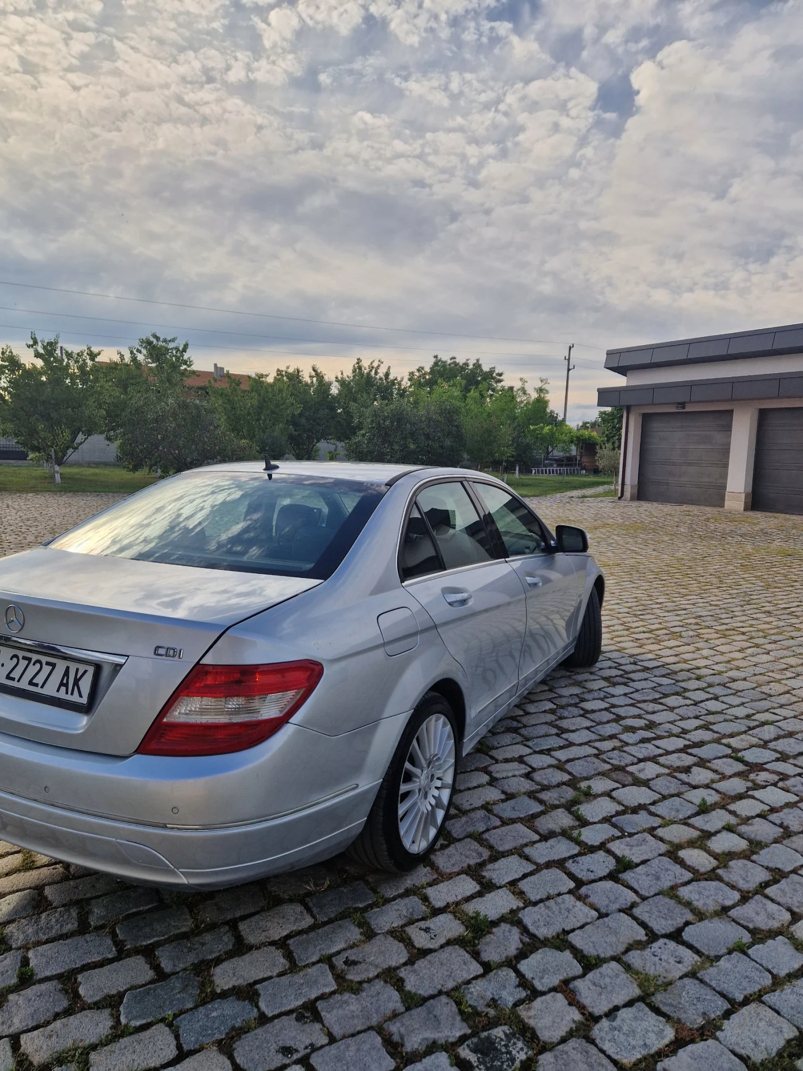 Mercedes-Benz C 220, снимка 4 - Автомобили и джипове - 55243603