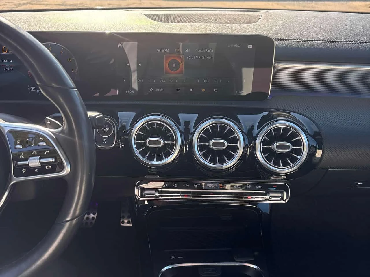 Mercedes-Benz CLA 4MATIC* DISTRONIC* PANO* АВТОКРЕДИТ* , снимка 9 - Автомобили и джипове - 55547776
