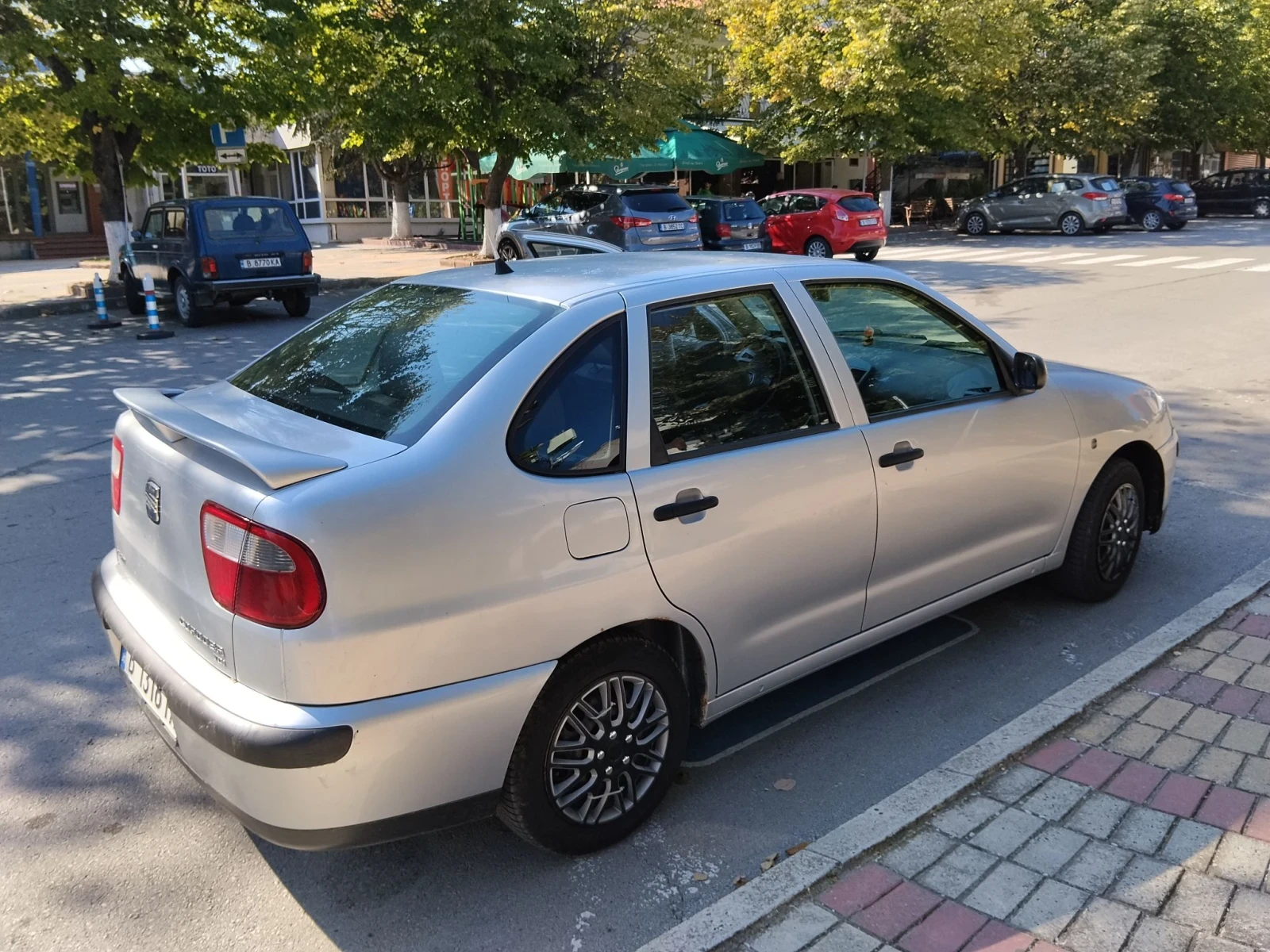 Seat Cordoba, снимка 3 - Автомобили и джипове - 56152933