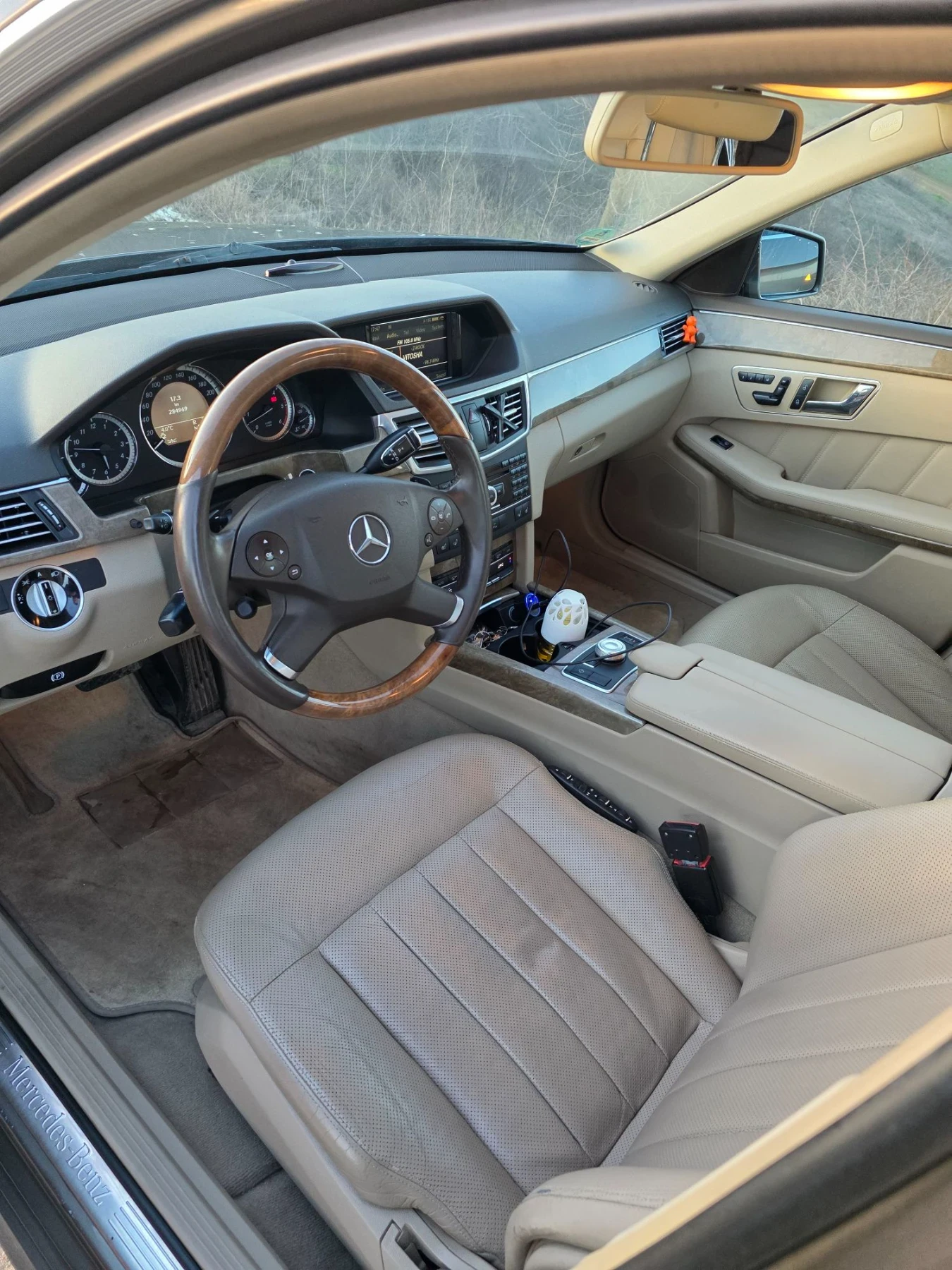 Mercedes-Benz E 350 265 к.с., 4matic, снимка 9 - Автомобили и джипове - 56376896
