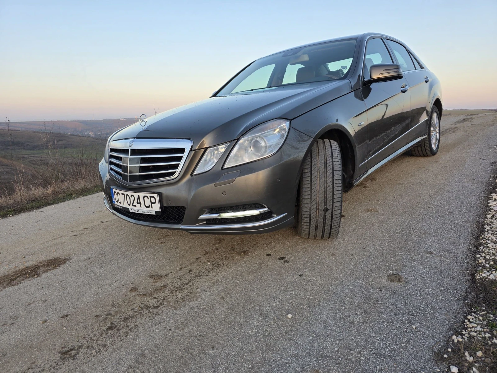 Mercedes-Benz E 350 265 к.с., 4matic, снимка 3 - Автомобили и джипове - 56376896