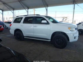 Toyota Sequoia LIMITED AWD/КАЛИФОРНИЯ/ОТ 290 ЕВРО НА МЕСЕЦ | Auto.bg — изображение 13