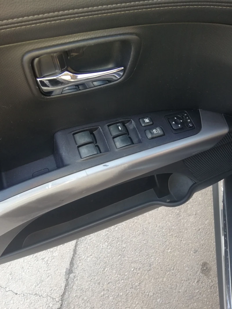 Mitsubishi Outlander 2.0 DIESEL УНИКАТ, снимка 2 - Автомобили и джипове - 53131856