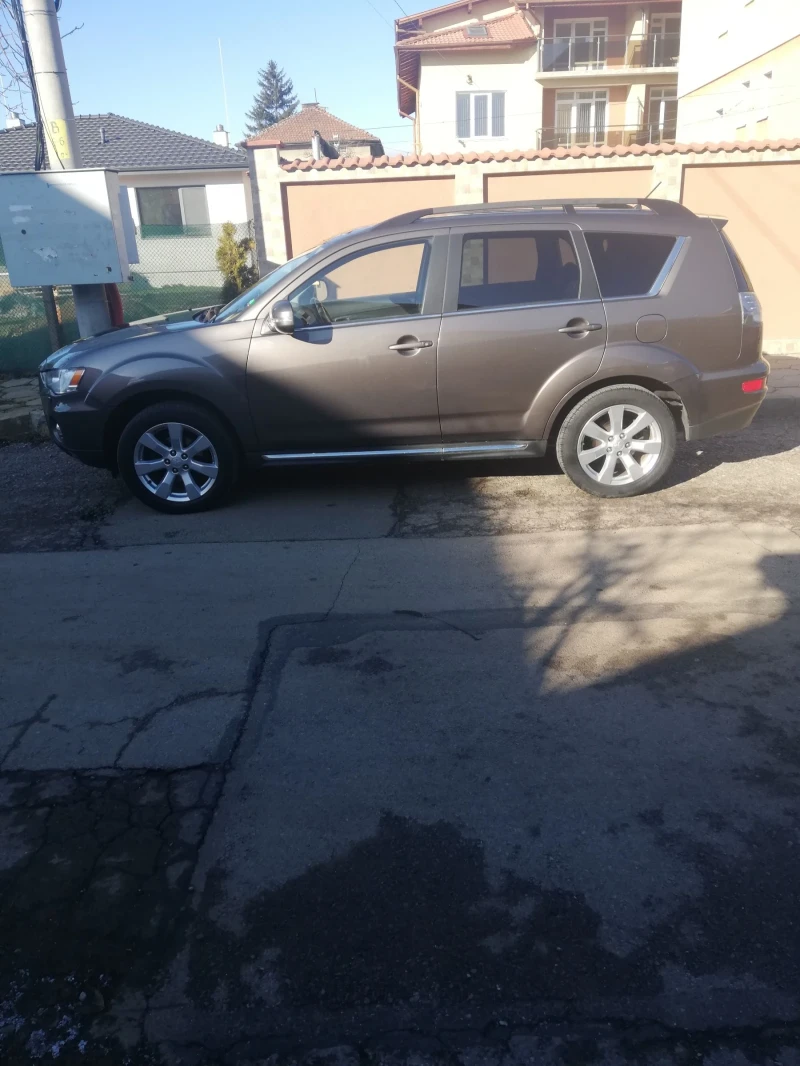 Mitsubishi Outlander 2.0 DIESEL УНИКАТ, снимка 10 - Автомобили и джипове - 53131856