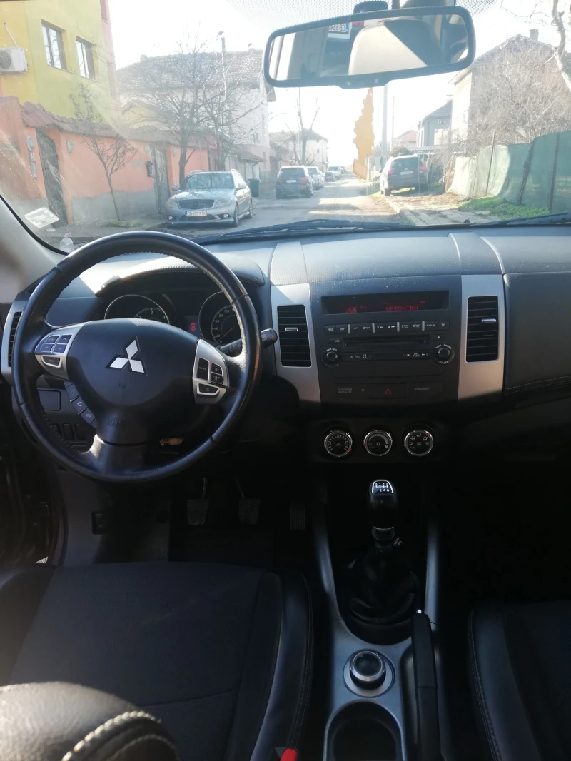 Mitsubishi Outlander 2.0 DIESEL УНИКАТ, снимка 3 - Автомобили и джипове - 53131856
