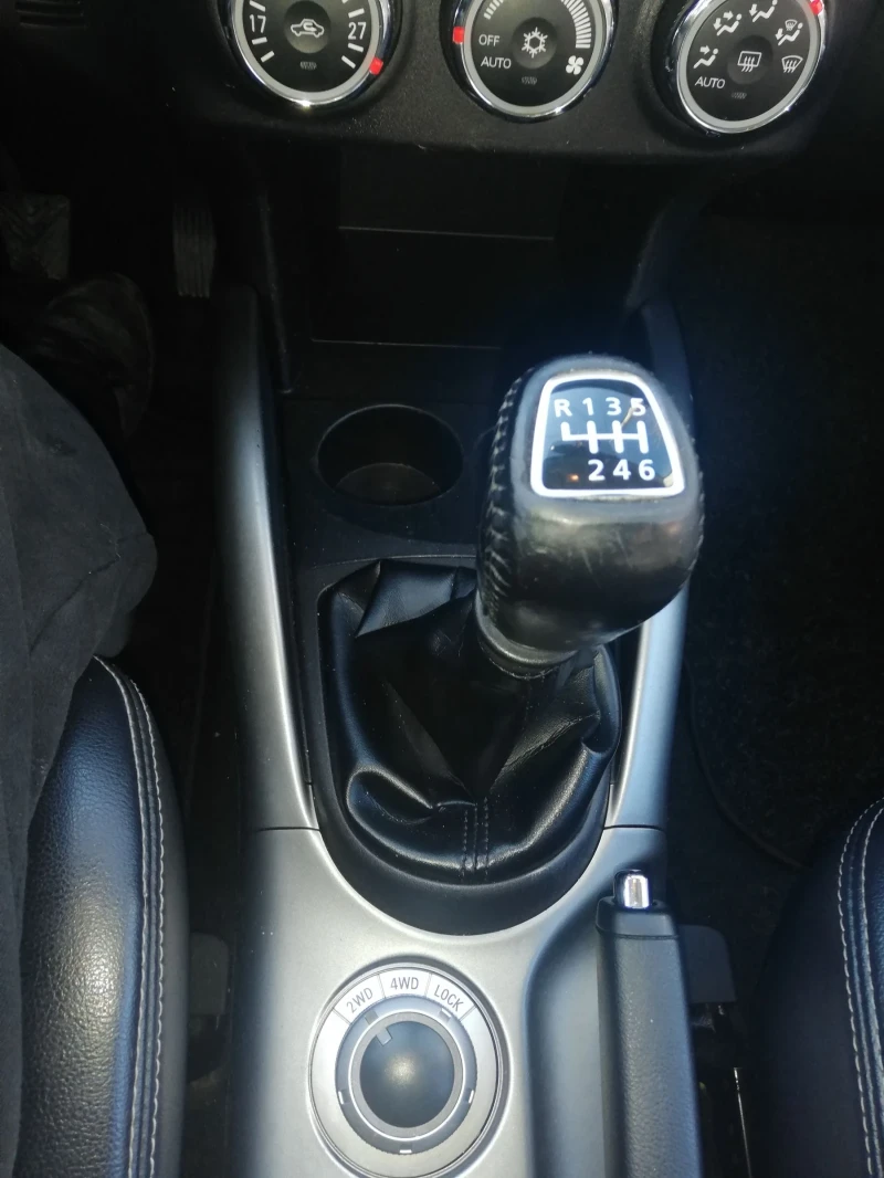 Mitsubishi Outlander 2.0 DIESEL УНИКАТ, снимка 14 - Автомобили и джипове - 53131856