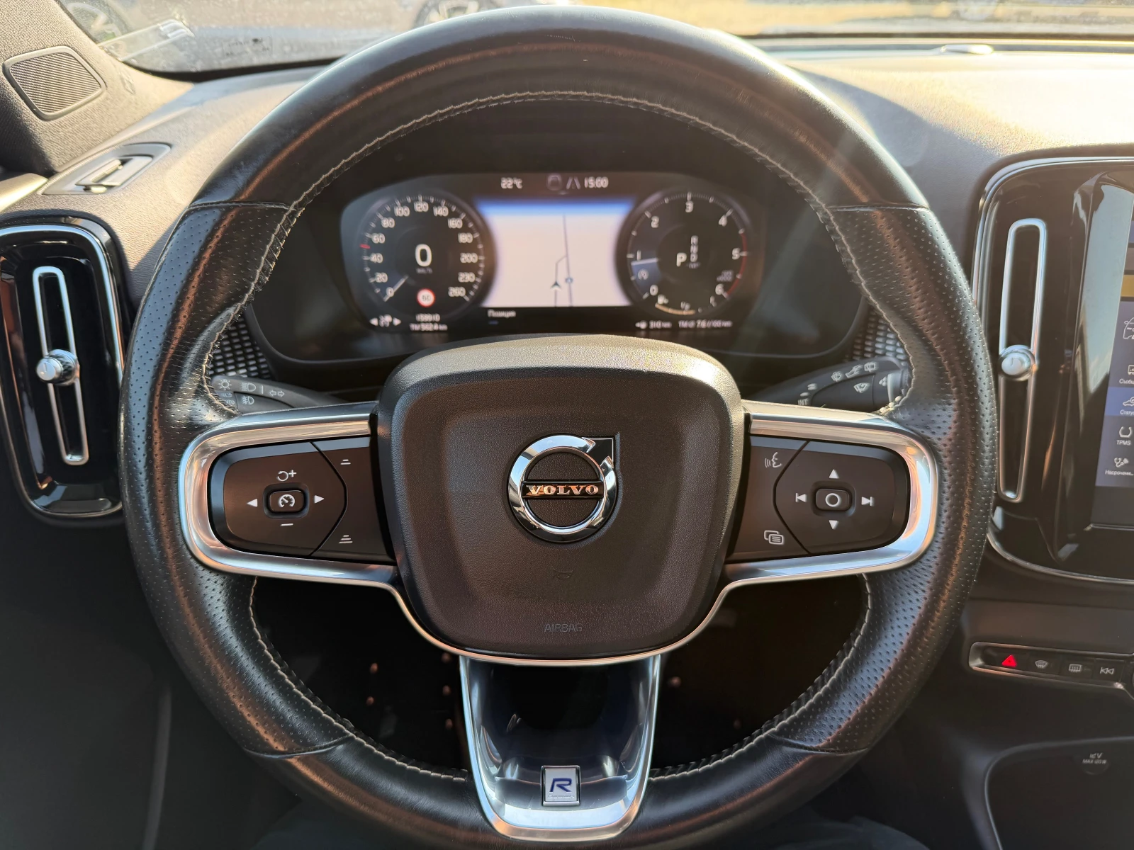 Volvo XC40 2.0 D AWD R-DESIGN(КАТО НОВА), снимка 16 - Автомобили и джипове - 53736084