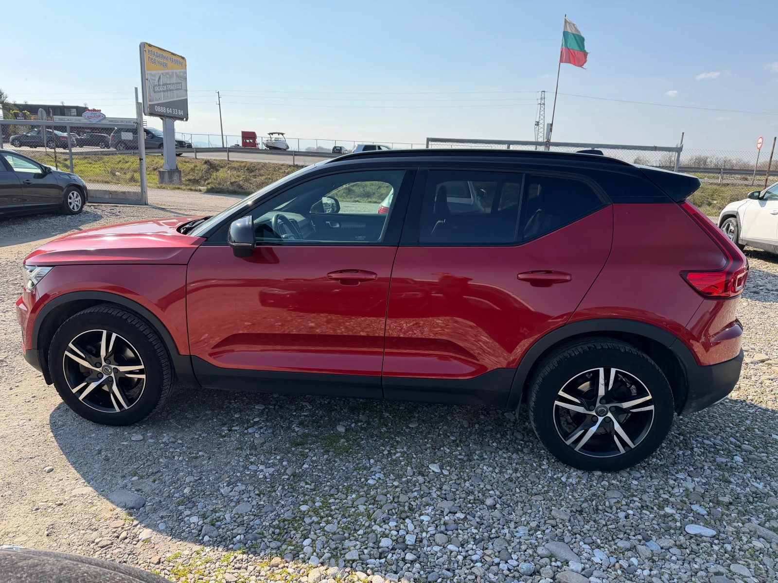 Volvo XC40 2.0 D AWD R-DESIGN(КАТО НОВА), снимка 8 - Автомобили и джипове - 53736084