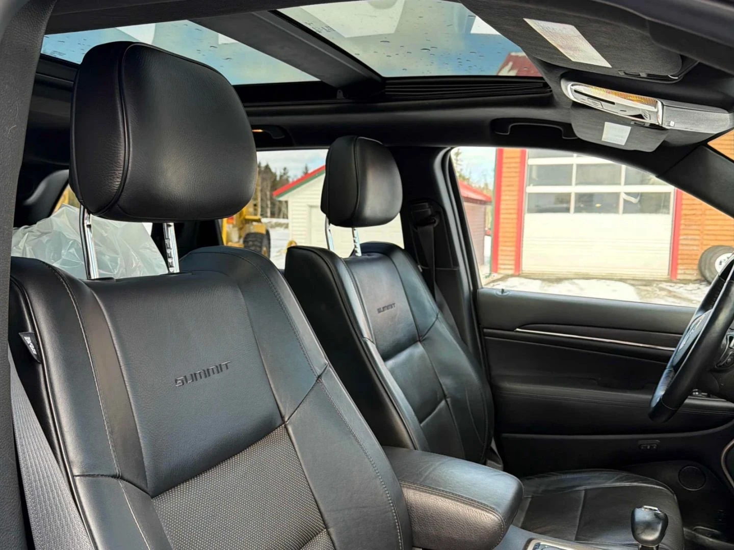 Jeep Grand cherokee SUMMIT* Distronic* Обдух* Подгрев, снимка 14 - Автомобили и джипове - 53853243