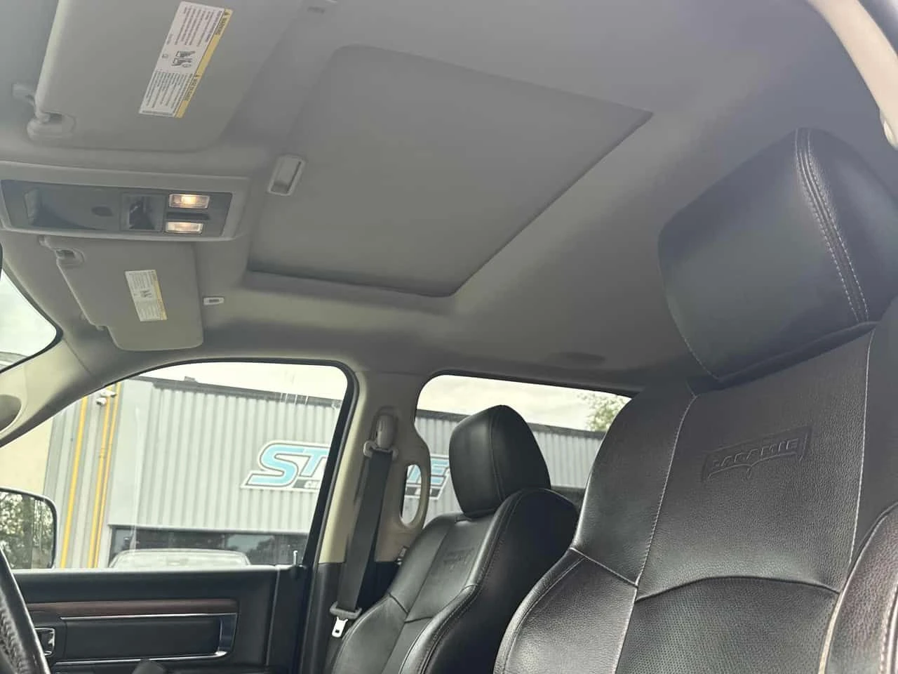 Dodge RAM 1500 * Laramie * АВТОКРЕДИТ БЕЗ ПЪРВОНАЧАЛНА ВНОСКА* , снимка 10 - Автомобили и джипове - 54712717