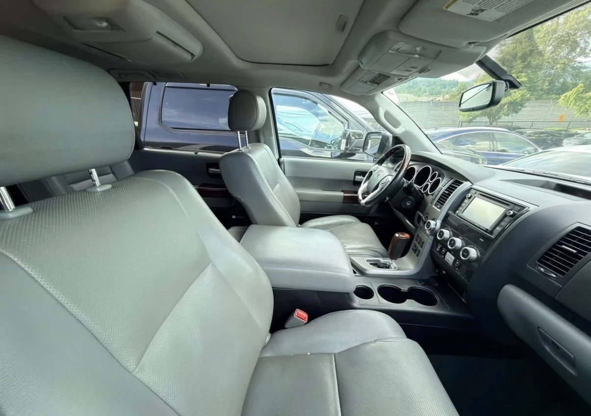 Toyota Sequoia PLATINUM * AWD * FACE * 1 СОБСТВЕНИК * CARFAX * , снимка 6 - Автомобили и джипове - 54839212