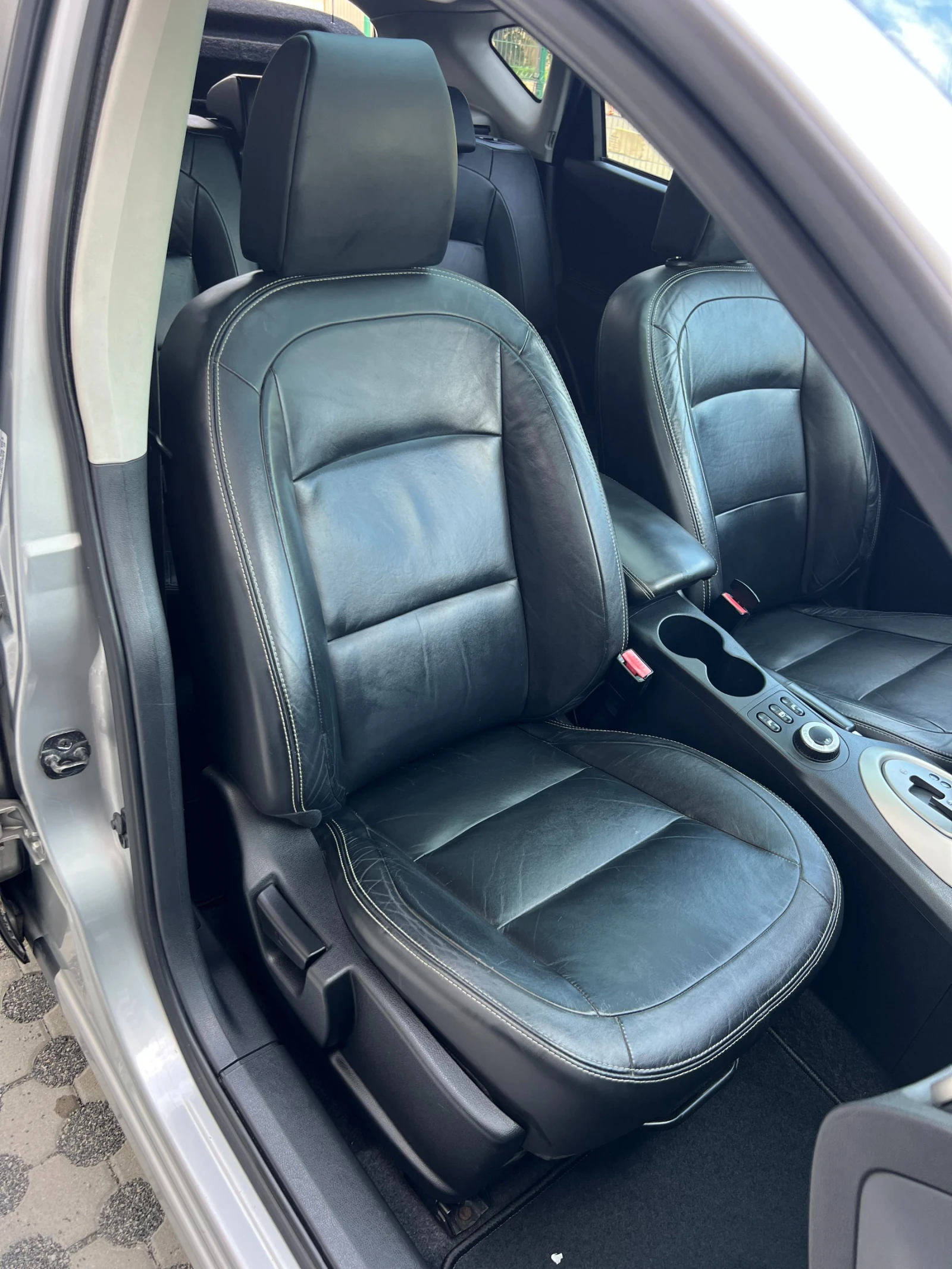 Nissan Qashqai 2.0DCI BOSE KEYLESS GO ПАНОРАМА, снимка 14 - Автомобили и джипове - 54944412