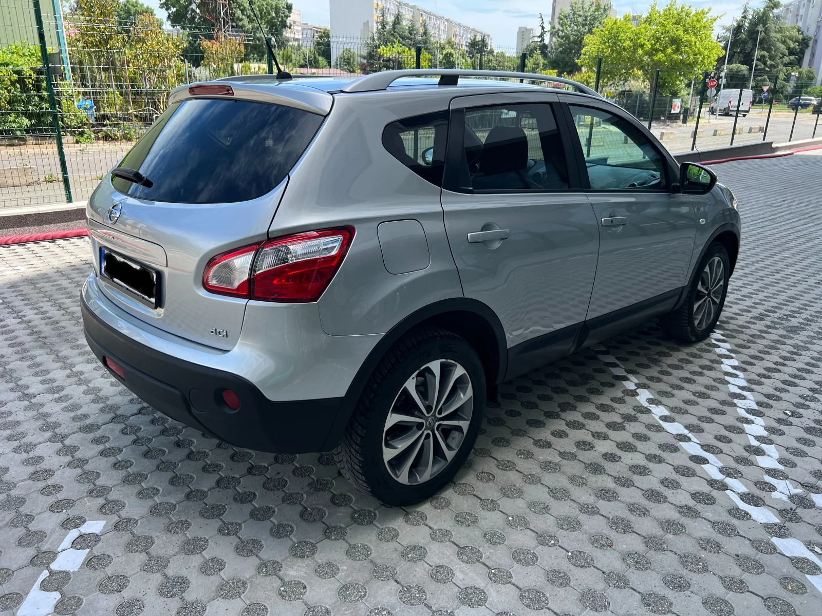 Nissan Qashqai 2.0DCI BOSE KEYLESS GO ПАНОРАМА, снимка 5 - Автомобили и джипове - 54944412