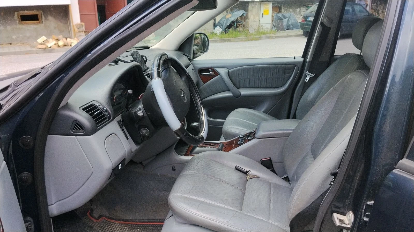 Mercedes-Benz ML 320, снимка 8 - Автомобили и джипове - 54960195