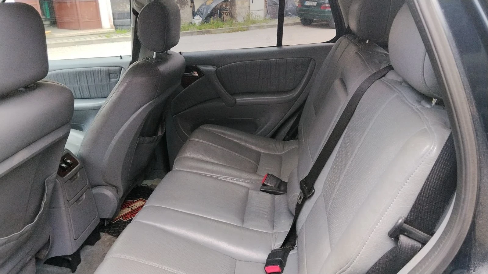 Mercedes-Benz ML 320, снимка 10 - Автомобили и джипове - 54960195