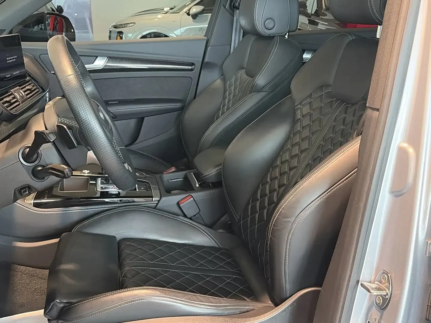 Audi SQ5 TECHNIK ЦЕНА ДО БЪЛГАРИЯ АВТОКРЕДИТ, снимка 8 - Автомобили и джипове - 55886987