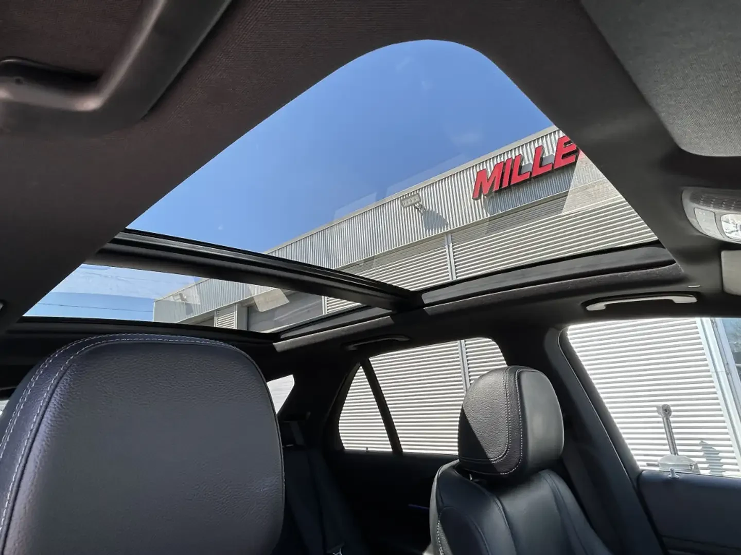 Mercedes-Benz GLE 350 4MATIC AMG LINE * КРАЙНА ЦЕНА* FULL MAX, снимка 15 - Автомобили и джипове - 55964123