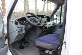 Iveco Daily 2.3 AUTOMATIC  ХЛАДИЛНО   ВЪЗДУШНИ ВЪЗГЛАВНИЦИ , снимка 9