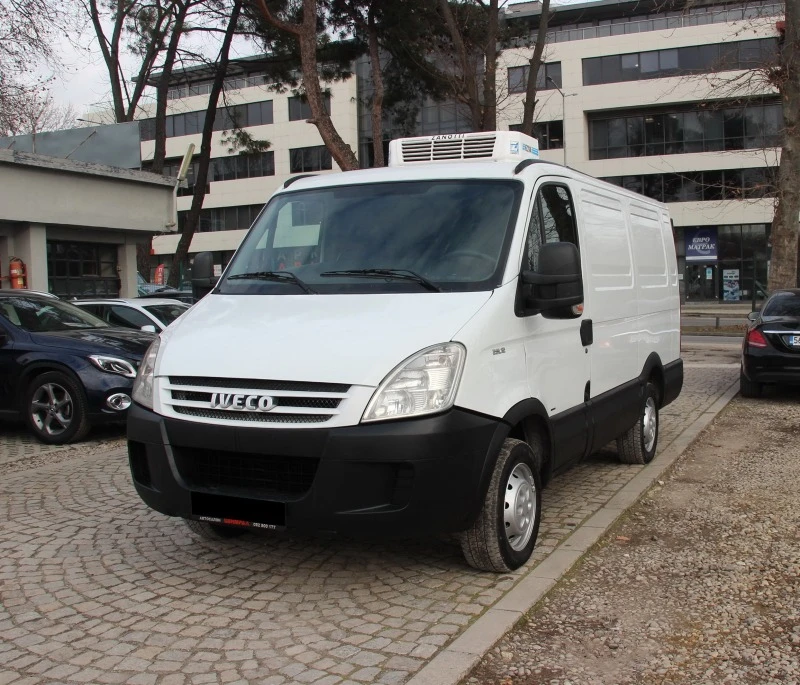 Iveco Daily 2.3 AUTOMATIC  ХЛАДИЛНО   ВЪЗДУШНИ ВЪЗГЛАВНИЦИ , снимка 1 - Бусове и автобуси - 49466515