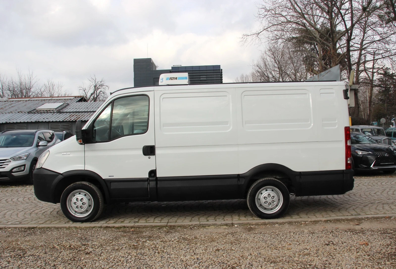 Iveco Daily 2.3 AUTOMATIC  ХЛАДИЛНО   ВЪЗДУШНИ ВЪЗГЛАВНИЦИ  - изображение 8