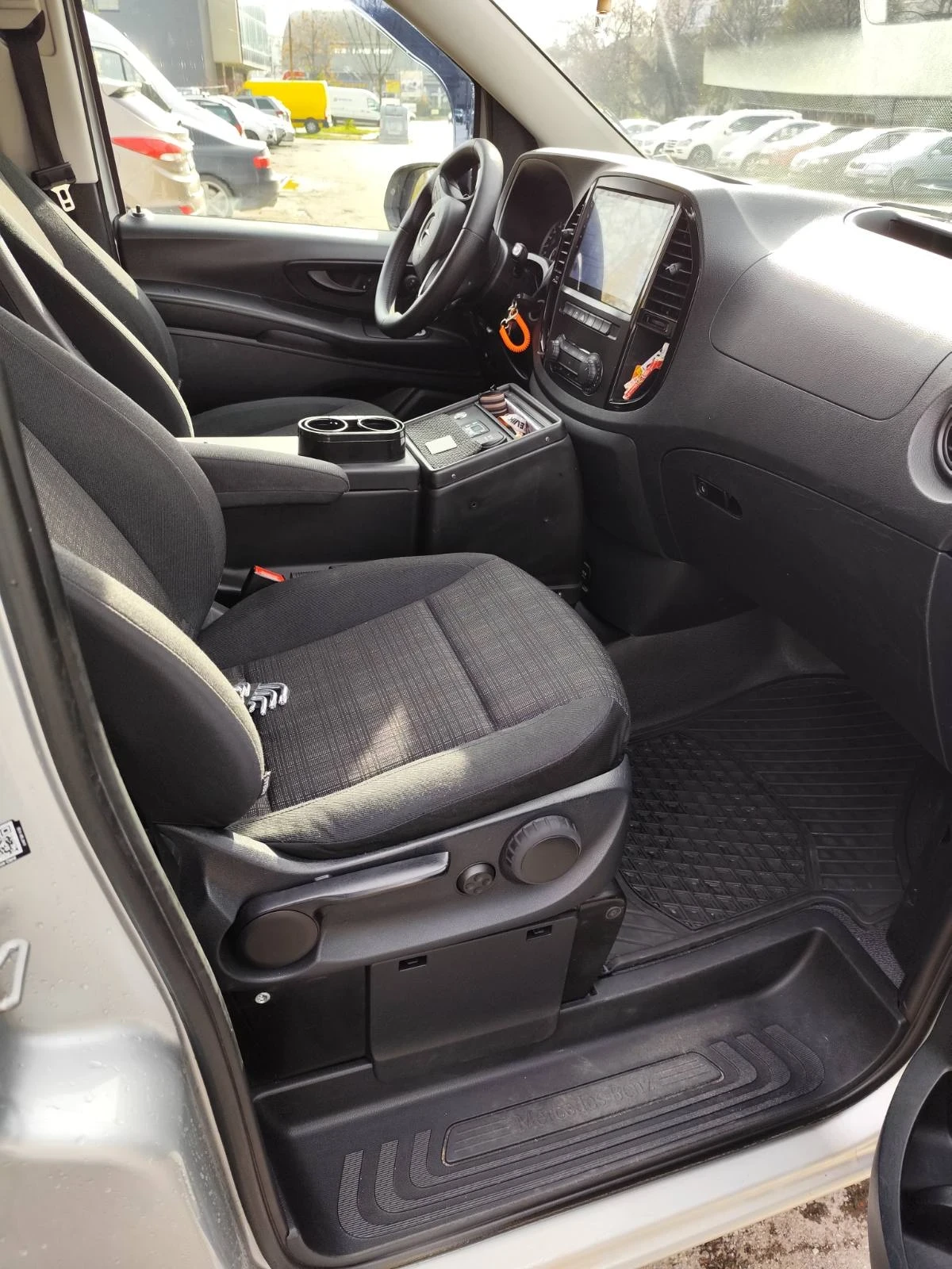 Mercedes-Benz Vito 114/NAVI/ 7 места, снимка 7 - Бусове и автобуси - 55645685