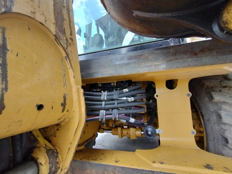 Багер Cat 444F2, снимка 8 - Индустриална техника - 50771019
