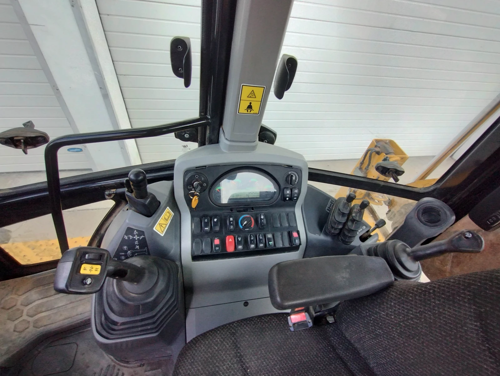  Cat 444F2 | Mobile.bg   12