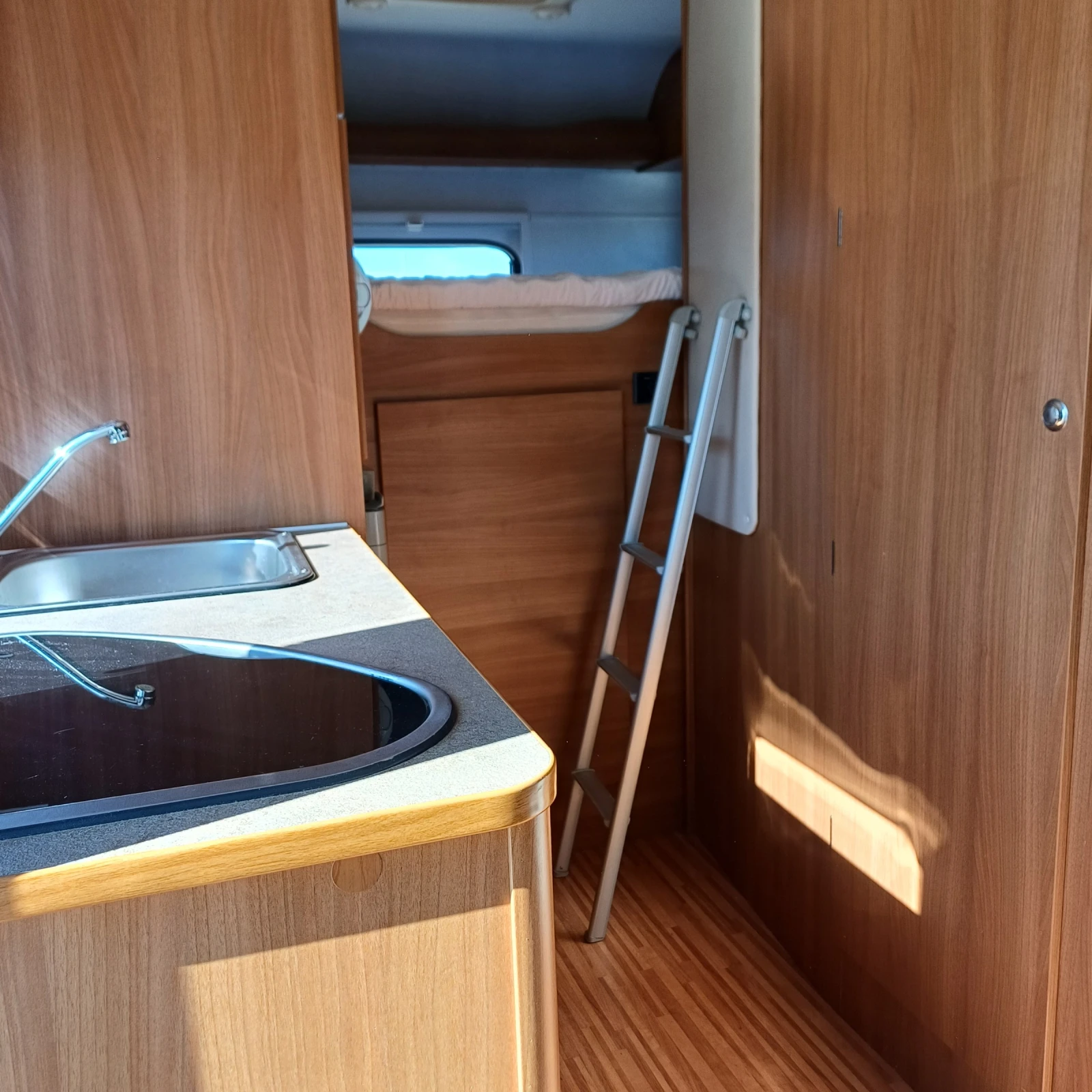 ������ XGO | Mobile.bg � ����������� 10