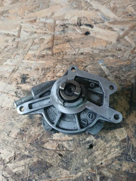 А 642 2300165 вакум помпа Mercedes ML 164, снимка 2