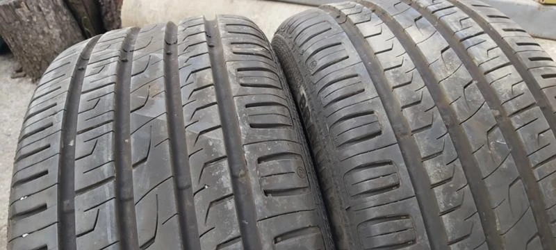 Гуми Летни 235/45R17, снимка 1 - Гуми и джанти - 32913709