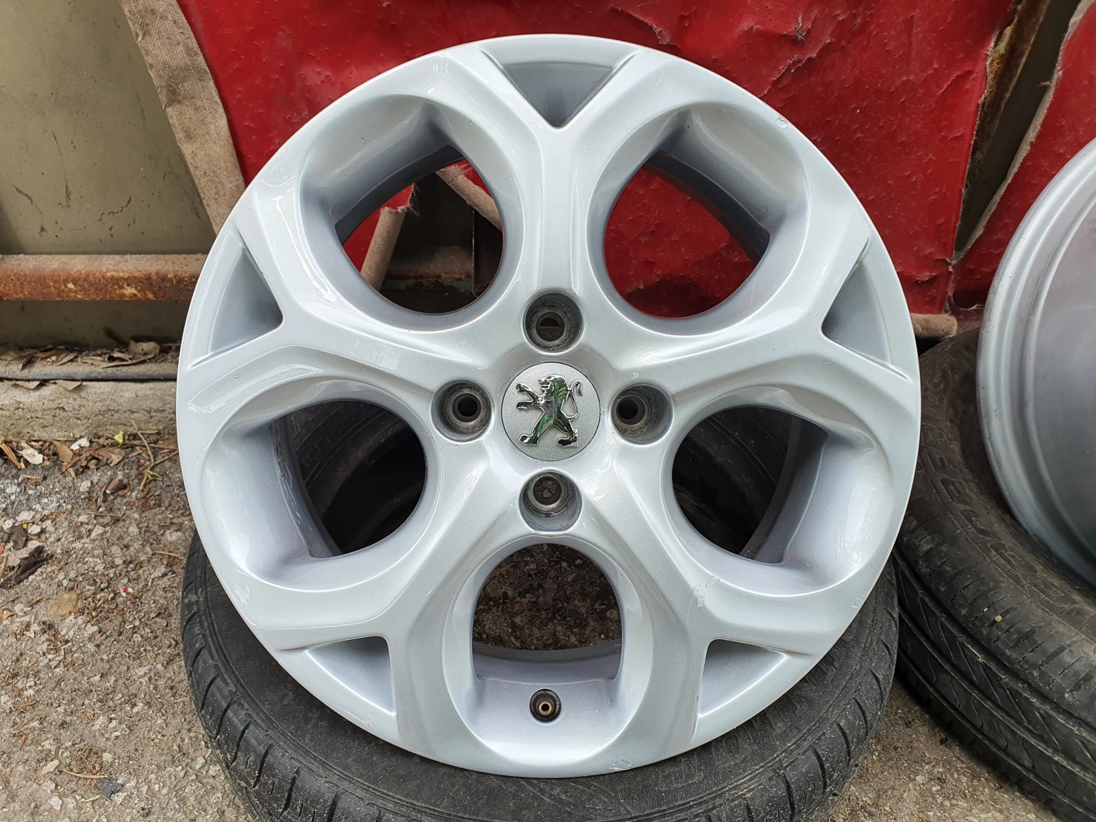 Джанти за Peugeot 208, снимка 2 - Гуми и джанти - 54546534