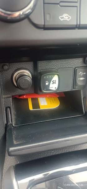 Toyota Corolla 1.6 SOL ГАЗ, снимка 11