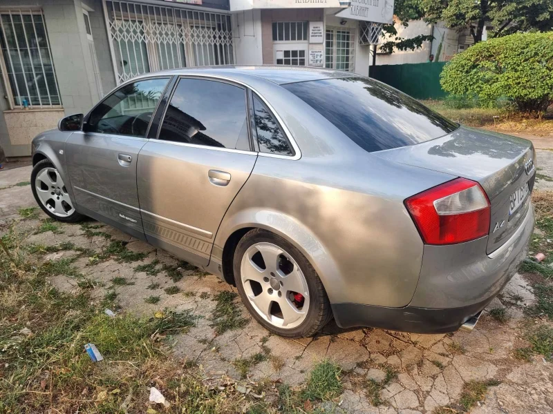 Audi A4 3.0 i, снимка 4 - Автомобили и джипове - 47392287