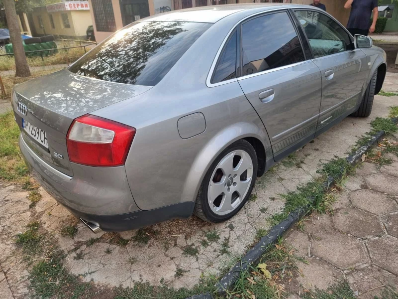 Audi A4 3.0 i, снимка 2 - Автомобили и джипове - 47392287