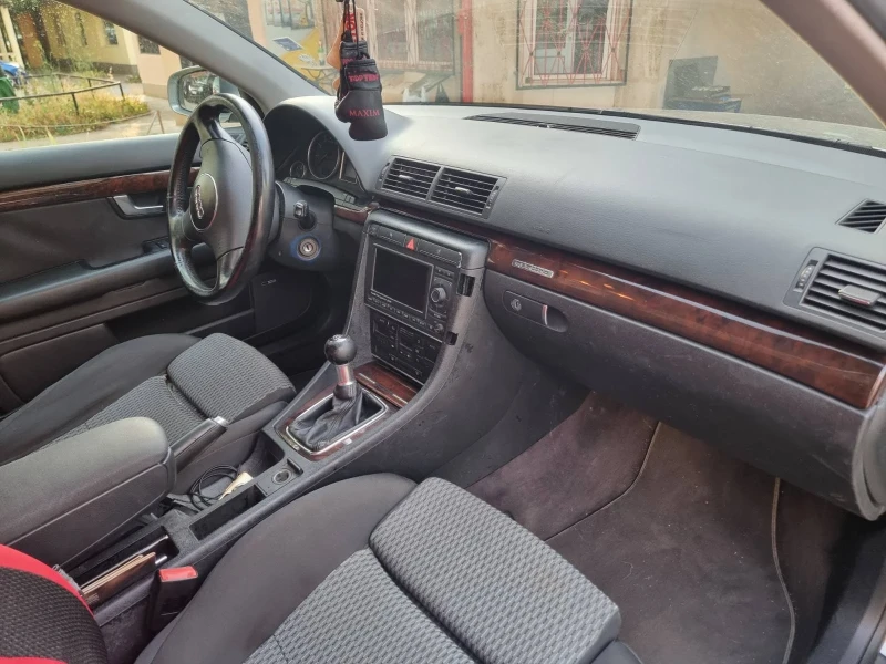 Audi A4 3.0 i, снимка 14 - Автомобили и джипове - 47392287